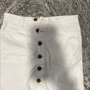 Kensie White Mini Pencil Skirt with Cargo Style for Resort Wear